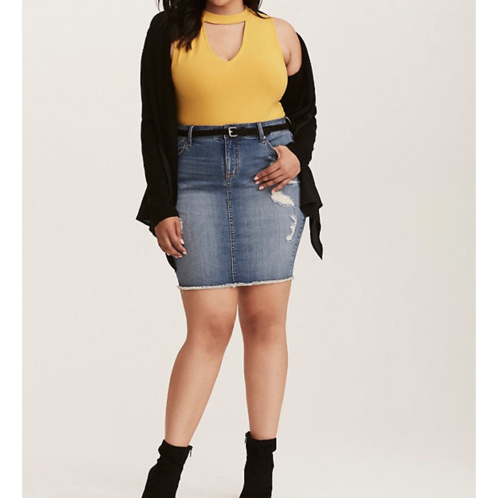 NWT Torrid sz12 Destructed Denim Skirt